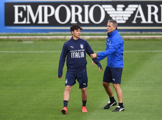 Emanuel Vignato, Chievo, qui nello stage azzurro con il CT Roberto Mancini, Getty Images Emanuel Vignato, Chievo, qui nello stage azzurro con il CT Roberto Mancini, Getty Images
