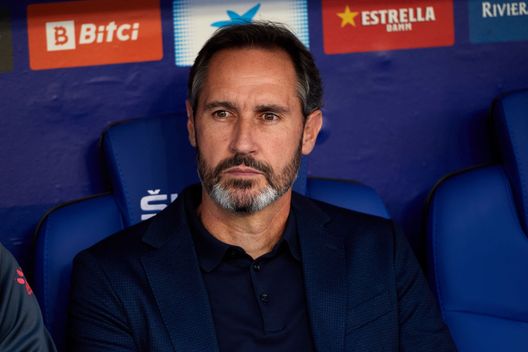 (Photo by Alex Caparros/Getty Images) Espanyol, parole forti del tecnico Moreno: “Se rigiochiamo il derby col Barça vinciamo 9 volte noi…”- immagine 2