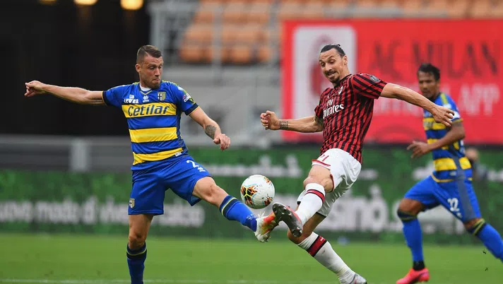 Simone Iacoponi e Zlatan Ibrahimovic in Milan-Parma (credits: GETTY Images)
