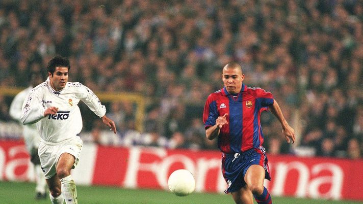 Ronaldo ai tempi del Barcellona contro il Real Madrid