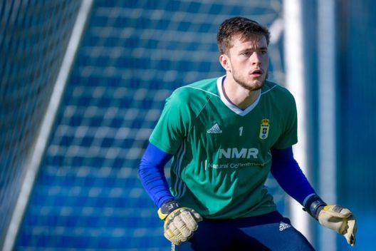 Il portiere attorniato e aggredito a fine derby, stava solo esultando... Il portiere attorniato e aggredito a fine derby, stava solo esultando...