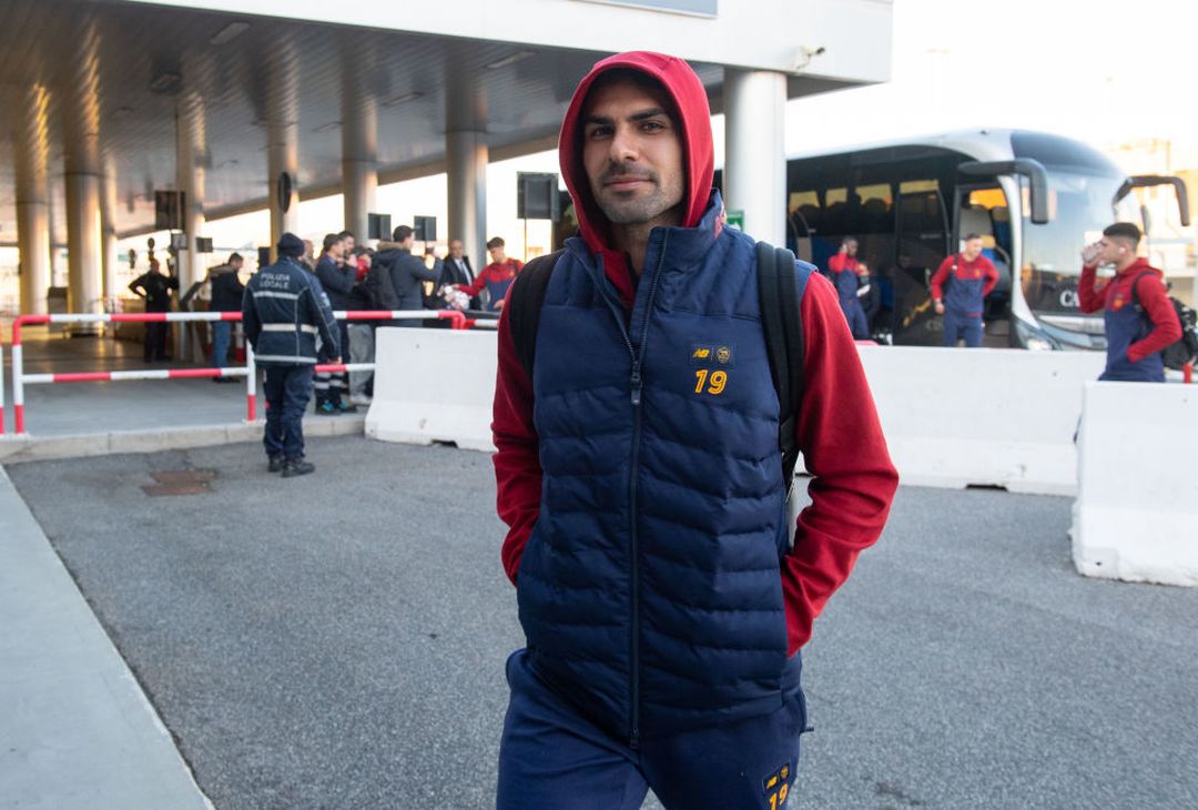 La Roma in partenza per Lecce: presente Wijnaldum – FOTO GALLERY - immagine 3