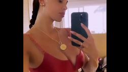 VIDEO / Belen Rodriguez infiamma le Maldive: il bikini della showgirl è da urlo