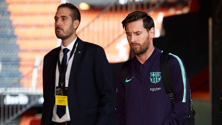 VALENCIA, SPAIN - OCTOBER 07:  Lionel Messi of Barcelona arrives for the La Liga match between Valencia CF and FC Barcelona at Estadio Mestalla on October 7, 2018 in Valencia, Spain.  (Photo by Manuel Queimadelos Alonso/Getty Images)  VALENCIA, SPAIN - OCTOBER 07:  Lionel Messi of Barcelona arrives for the La Liga match between Valencia CF and FC Barcelona at Estadio Mestalla on October 7, 2018 in Valencia, Spain.  (Photo by Manuel Queimadelos Alonso/Getty Images)