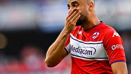 GENOA, ITALY - MAY 16: Arthur Cabral of Fiorentina reacts with disappointment during the Serie A match between UC Sampdoria and ACF Fiorentina at Stadio Luigi Ferraris on May 16, 2022 in Genoa, Italy. (Photo by Getty Images)