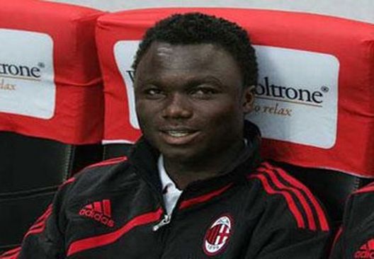 Dominic Adiyah, ex Milan, foto Maglia rossonera Dominic Adiyah, ex Milan, foto Maglia rossonera