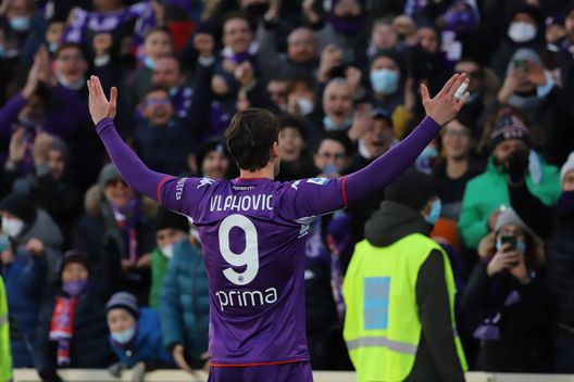 GERMOGLI PH: 11DICEMBRE 2021 FIRENZE STADIO ARTEMIO FRANCHI CAMPIONATO SERIE A TIM FIORENTINA VS SALERNITANA NELLA FOTO GOL ESULTANZA VLAHOVIC GERMOGLI PH: 11DICEMBRE 2021 FIRENZE STADIO ARTEMIO FRANCHI CAMPIONATO SERIE A TIM FIORENTINA VS SALERNITANA NELLA FOTO GOL ESULTANZA VLAHOVIC