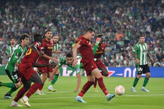 Getty Images Belotti alza la cresta, ma non basta. La Roma pareggia col Betis 1-1 – FOTO- immagine 3