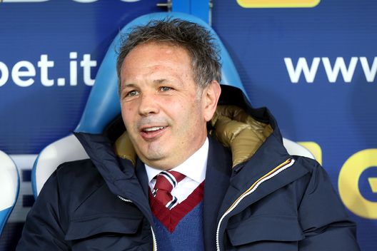 EMPOLI, ITALY - FEBRUARY 05: Sinisa Mihajlovic manager of FC Torino looks on during the Serie A match between Empoli FC and FC Torino at Stadio Carlo Castellani on February 5, 2017 in Empoli, Italy. (Photo by Gabriele Maltinti/Getty Images) EMPOLI, ITALY - FEBRUARY 05: Sinisa Mihajlovic manager of FC Torino looks on during the Serie A match between Empoli FC and FC Torino at Stadio Carlo Castellani on February 5, 2017 in Empoli, Italy. (Photo by Gabriele Maltinti/Getty Images)