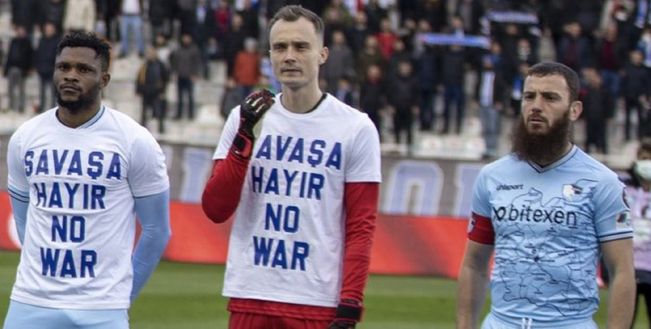 Serie B turca, un capitano rifiuta la maglietta No War: “Ogni giorno in Medio Oriente…”- immagine 3