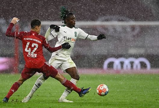(Getty Images) Bayern, Musiala in campo con il nome sulla maglia di Tolisso positivo al Covid- immagine 2