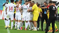Romania, a Sibiu non pagati da mesi: primi 60 secondi di gioco, nessuno tocca il pallone…
