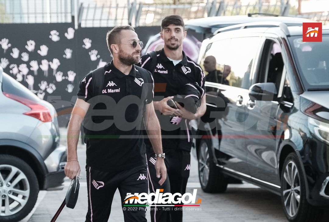 FOTO Palermo, i rosanero verso Manchester: la partenza dal “Renzo Barbera” (Gallery) - immagine 15