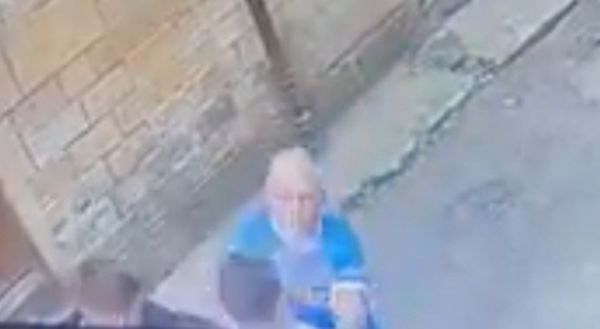 Il momento della pinta di birra sul volto del tifoso che si volta... Il momento della pinta di birra sul volto del tifoso che si volta...
