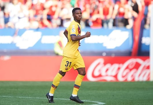 PAMPLONA, SPAIN - AUGUST 31: Anssumane Fati of FC Barcelona celebrates after scoring the first goal of his team during the Liga match between CA Osasuna and FC Barcelona at Estadio Reyno de Navarra on August 31, 2019 in Pamplona, Spain. (Photo by Juan Manuel Serrano Arce/Getty Images) Ansu Fati si è trasferito a Madrid: il suo recupero inizia dalla capitale spagnola- immagine 1