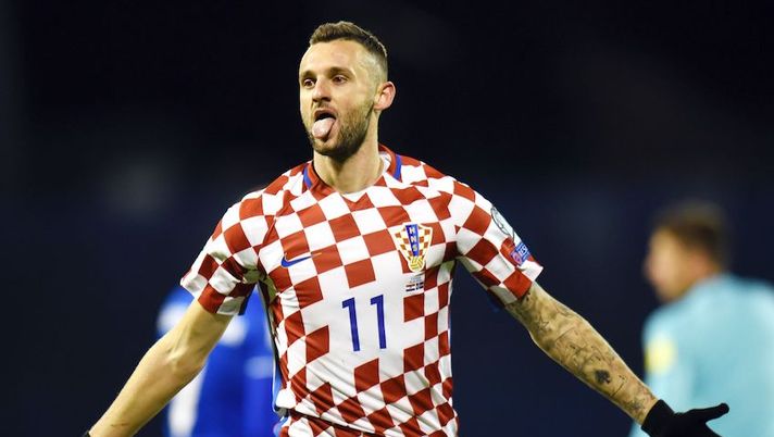 Croatia's midfielder Marcelo Brozovic celebrates after scoring a goal during the 2018 World Cup football qualification match between Croatia and Iceland at the Maksimir stadium in Zagreb on November 12, 2016. / AFP / STR (Photo credit should read STR/AFP/Getty Images) INTER – Super Brozovic con la Croazia: doppietta d’autore e in vista del derby… - immagine 1