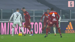 VIDEO Juventus-Roma, CR7 che tunnel all’Allianz Stadium! Mancini beffa il portoghese così…