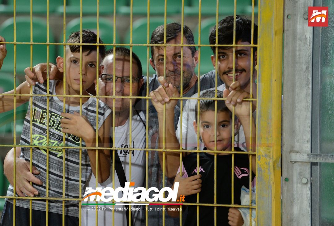 FOTOTIFO, Palermo-Ascoli 2-3: i tifosi allo stadio “Renzo Barbera” (Gallery) - immagine 55