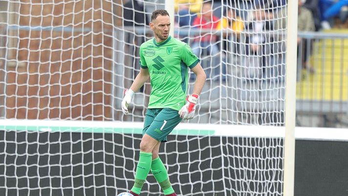 EMPOLI, ITALY - MAY 01: Etrir Berisha goalkeeper of Torino FC in action during the Serie A match between Empoli FC and Torino FC at Stadio Carlo Castellani on May 1, 2022 in Empoli, Italy. (Photo by Gabriele Maltinti/Getty Images) Berisha: “Rigore Insigne? Ho studiato i suoi tiri dal dischetto, li tira sempre lì” - immagine 1