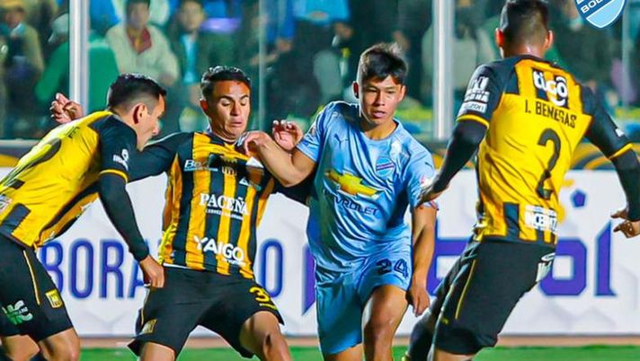 La Paz, 20 minuti di derby in più per una rissa: 4 espulsi e il 4-4 arriva al minuto 110… La Paz, 20 minuti di derby in più per una rissa: 4 espulsi e il 4-4 arriva al minuto 110… - immagine 1