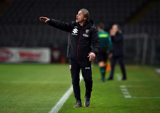 TURIN, ITALY - JANUARY 29: Head Coach of Torino Davide Nicola instructs his team during the Serie A match between Torino FC and ACF Fiorentina at Stadio Olimpico di Torino on January 29, 2021 in Turin, Italy. (Photo by Valerio Pennicino/Getty Images) 