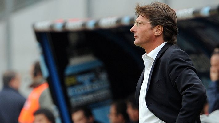NAPLES, ITALY - OCTOBER 18:  Walter Mazzarri the head coach of SSC Napoli during the serie A match between SSC Napoli and Bologna FC at Stadio San Paolo on October 18, 2009 in Naples, Italy.  (Photo by Giuseppe Bellini/Getty Images) 