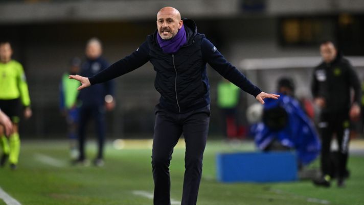 VERONA, ITALY - FEBRUARY 27: Vincenzo Italiano, Head Coach of ACF Fiorentina reacts during the Serie A match between Hellas Verona and ACF Fiorentina at Stadio Marcantonio Bentegodi on February 27, 2023 in Verona, Italy. (Photo by Alessandro Sabattini/Getty Images) Tour de force Fiorentina: Italiano pensa al turnover. E stasera… - immagine 1