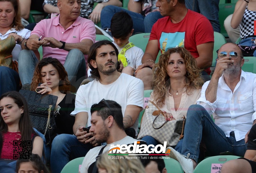 Fototifo, i tifosi allo stadio per Palermo-Feralpisaló 1-0 (gallery) - immagine 83