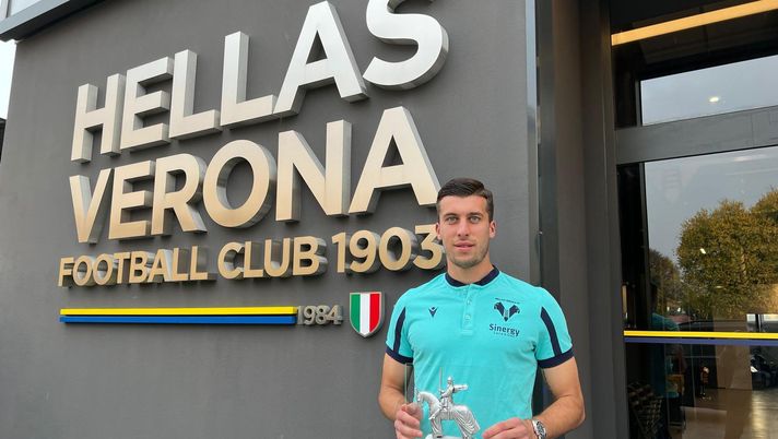 Hellas Verona FC  Cangrande 2020, premio a Casale: “Onorato e orgoglioso, forza Hellas” - immagine 1