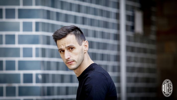 Nikola Kalinic, centravanti del Milan (credits: LaPresse/acmilan.com) Nikola Kalinic Milan