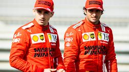 Ferrari, Leclerc: “Sono deluso”. Sainz: “Dura da mandare giù”
