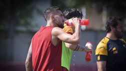 La Roma si allena sotto il sole di Trigoria. Zalewski torna in gruppo – FOTO GALLERY