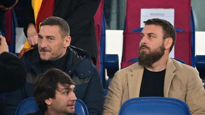 Totti vota le capigliature dei suoi ex compagni di squadra: “A De Rossi do 6” – VIDEO - immagine 1