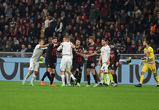 (Photo by Claudio Villa/AC Milan via Getty Images) Milan-Spezia 2-1, la risolve Giroud in extremis: rossoneri di nuovo a -6 dal Napoli- immagine 2