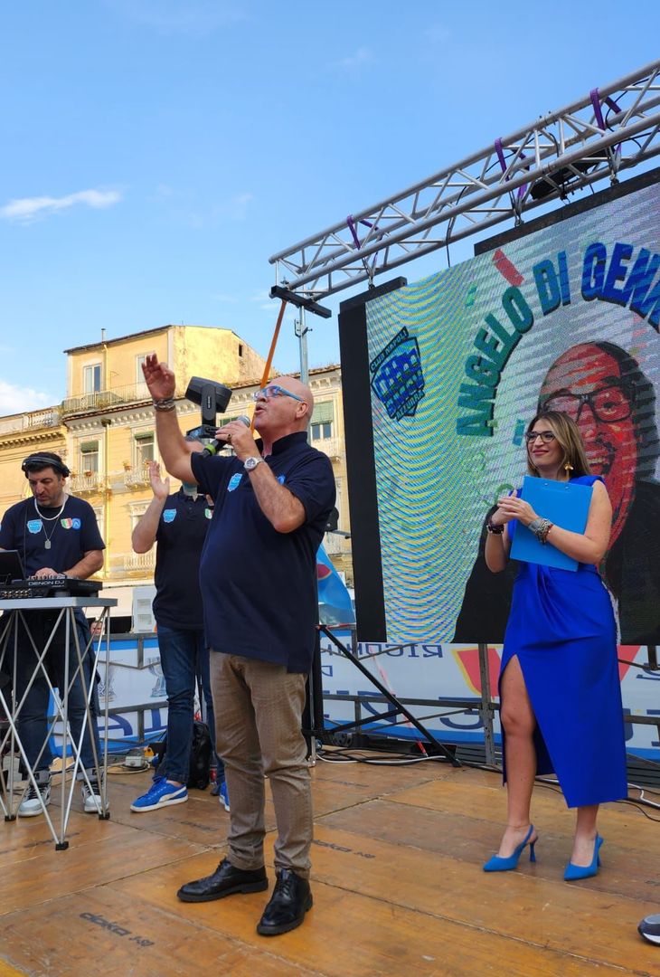 GALLERY I club UANM festeggiano lo Scudetto allo stadio Dall’Ara e dalle sedi - immagine 24