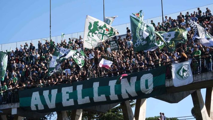 L’Avellino toglie il like ai profili social dei suoi calciatori in rosa L’Avellino toglie il like ai profili social dei suoi calciatori in rosa - immagine 1