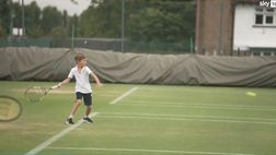 VIDEO / Wimbledon, Djokovic palleggia con il figlio Stefan