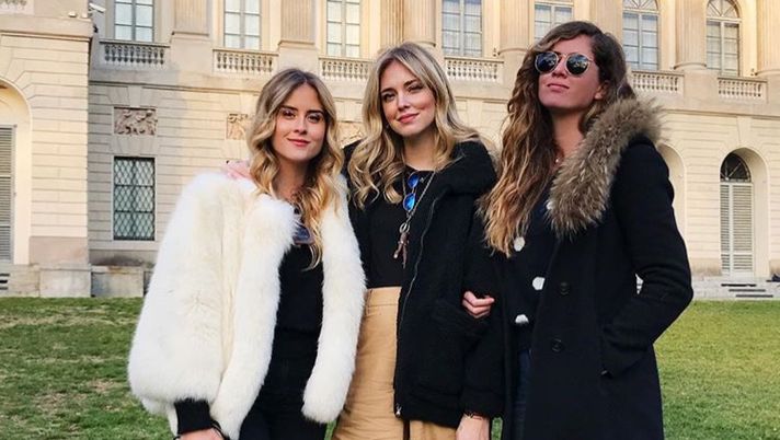 Il cane di Chiara Ferragni distrugge un pallone della Roma, il padre regala al bambino… Il cane di Chiara Ferragni distrugge un pallone della Roma, il padre regala al bambino…