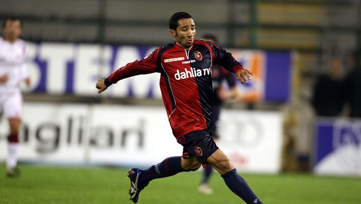 CAGLIARI, ITALY - JANUARY 16:  Jeda of Cagliari during the Serie A match between Cagliari and Livorno at Stadio Sant'Elia on January 16, 2010 in Cagliari, Italy.  (Photo by Enrico Locci/Getty Images) 