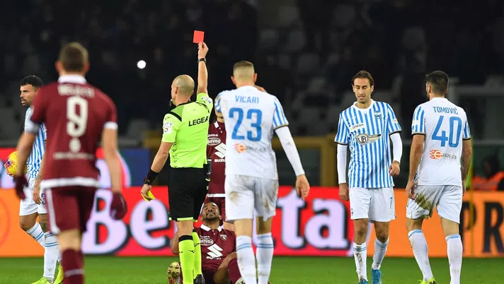 TURIN, ITALY - DECEMBER 21:  Gleison Bremer of Torino FC receives the red card from referee during the Serie A match between Torino FC and SPAL at Stadio Olimpico di Torino on December 21, 2019 in Turin, Italy.  (Photo by Valerio Pennicino/Getty Images)