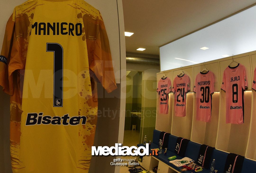  PESCARA, ITALY - NOVEMBER 03:  Dressing room of Città di Palermo FC prior the Serie B match between Pescara Calcio and US Citta di Palermo FC at Stadio Adriatico Giovanni Cornacchia on November 3, 2017 in Pescara, Italy.  (Photo by Giuseppe Bellini/Getty Images) 
