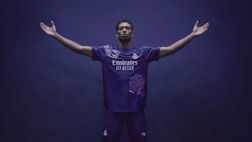 Il Real Madrid torna viola: FOTO della nuova maglia, come quando pianse la Juve