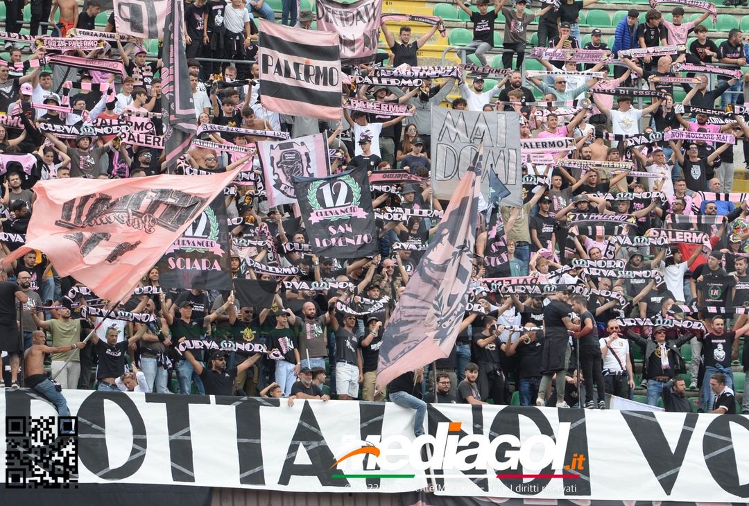 FOTOTIFO Palermo-Pisa 3-3, i tifosi allo Stadio “Renzo Barbera” (Gallery) - immagine 61