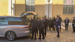 VIDEO Mihajlovic, addio Sinisa: l’omaggio dei tifosi in Campidoglio