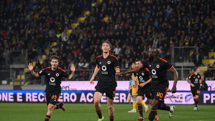 La Roma di De Rossi reagisce dopo il ko contro l’Inter: 3-0 al Frosinone di Di Francesco - immagine 1