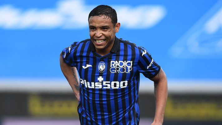BERGAMO, ITALY - APRIL 03: Luis Muriel of Atalanta B.C. celebrates after scoring their side's second goal during the Serie A match between Atalanta BC and Udinese Calcio at Gewiss Stadium on April 03, 2021 in Bergamo, Italy. Sporting stadiums around Italy remain under strict restrictions due to the Coronavirus Pandemic as Government social distancing laws prohibit fans inside venues resulting in games being played behind closed doors. (Photo by Claudio Villa/Getty Images) Ex viola, Muriel polemico con Mariani: “Aveva fretta di cenare” - immagine 1