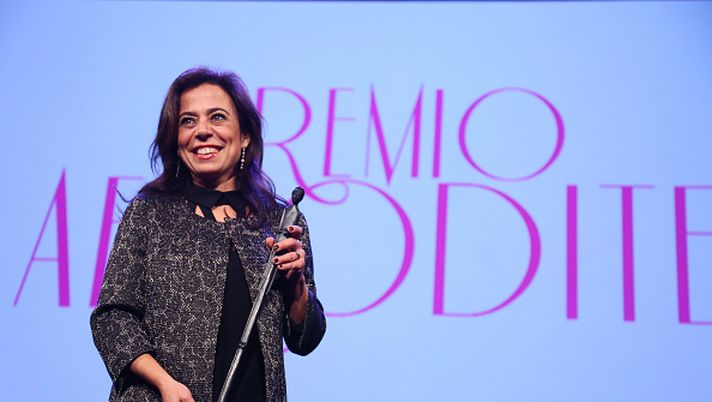 ROME, ITALY - JANUARY 13: Rosella Sensi recives the Afrodite Award during the 14th Afrodite Award dinner gala at Studios on January 13, 2016 in Rome, Italy. (Photo by Ernesto Ruscio/Getty Images) Rosella Sensi: “Dybala colpo importante. Dopo anni i tifosi possono sognare” - immagine 1