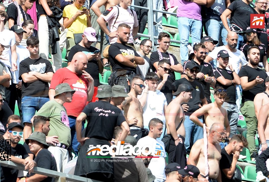 FOTOTIFO Palermo-Sudtirol 0-1, i tifosi allo Stadio “Renzo Barbera” (GALLERY) - immagine 51