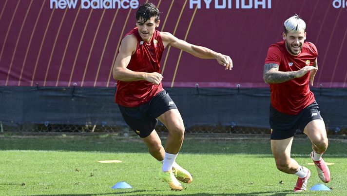 Roma, Villar esulta davanti alla tv al gol di Carles Perez: “Come ti ho insegnato” - immagine 1