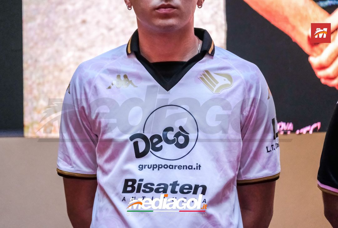 FOTO PALERMO, presentazione nuove maglie gara Palermo 2022/2023 (Gallery) - immagine 57